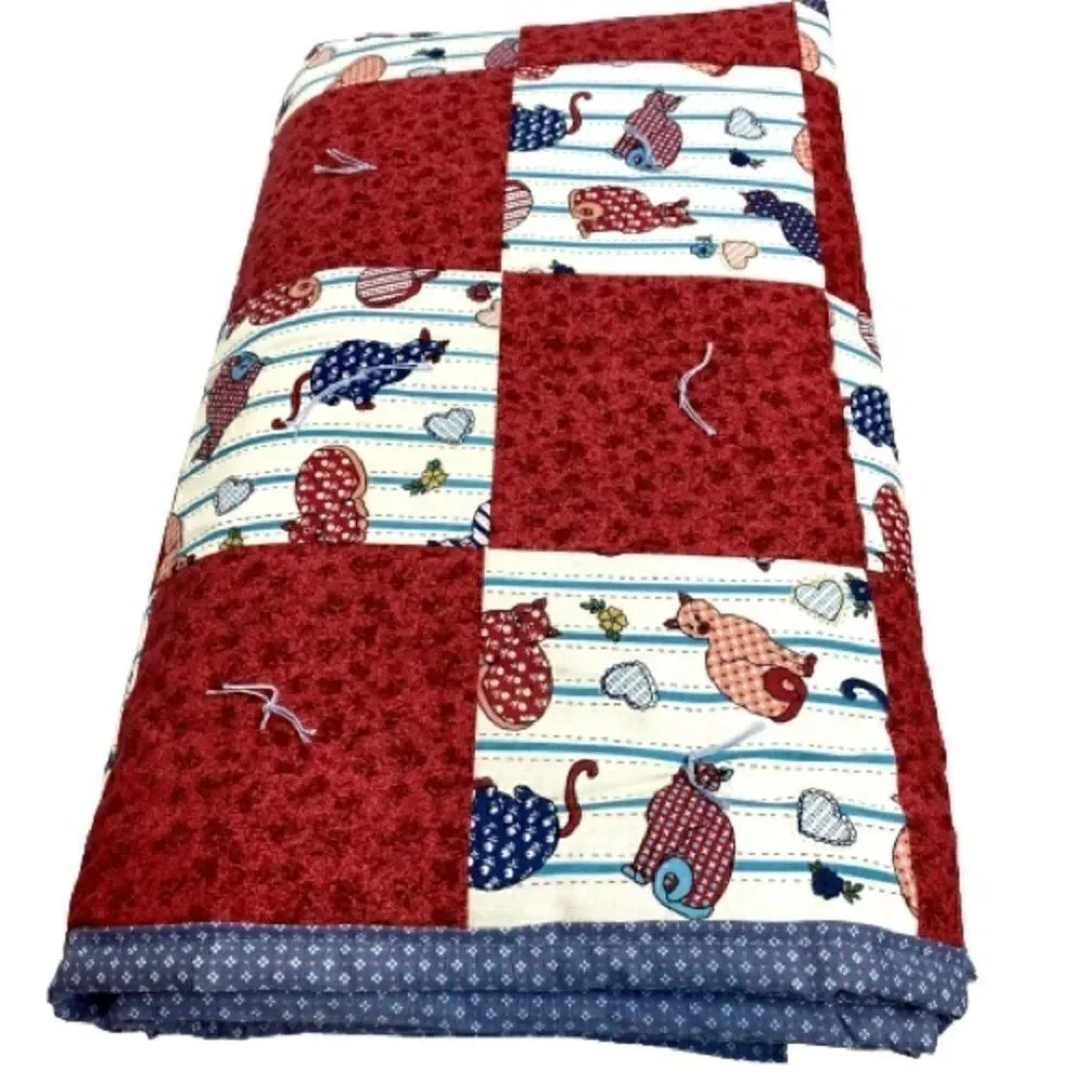 Handmade NWT cat themed baby or lap quilt 43” X 38”